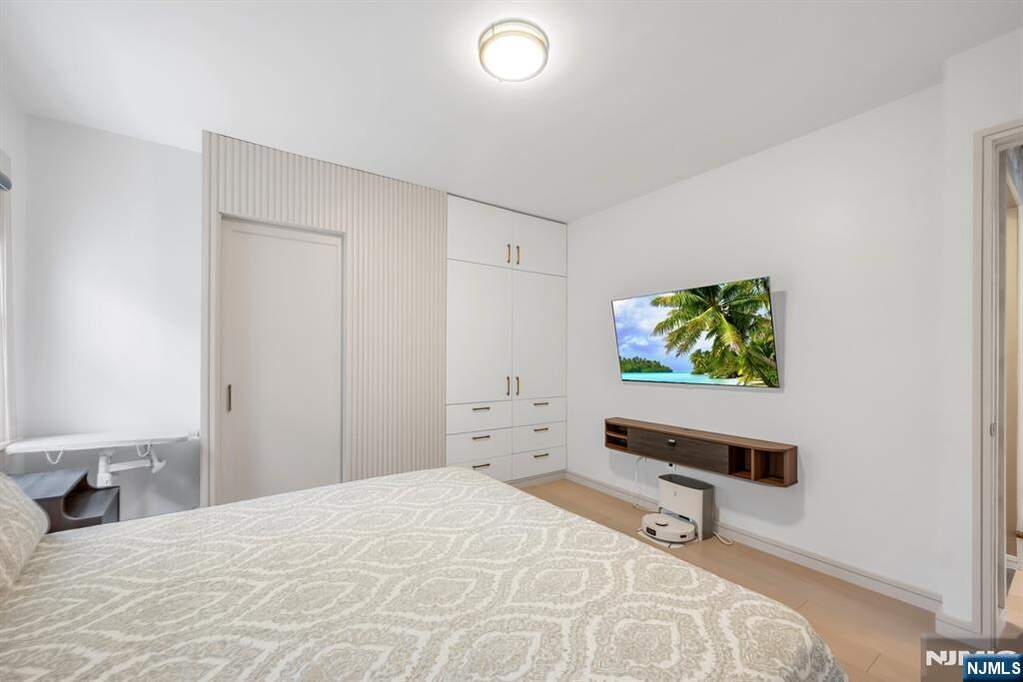 4 Bedroom Single Family Home/House's Image 20