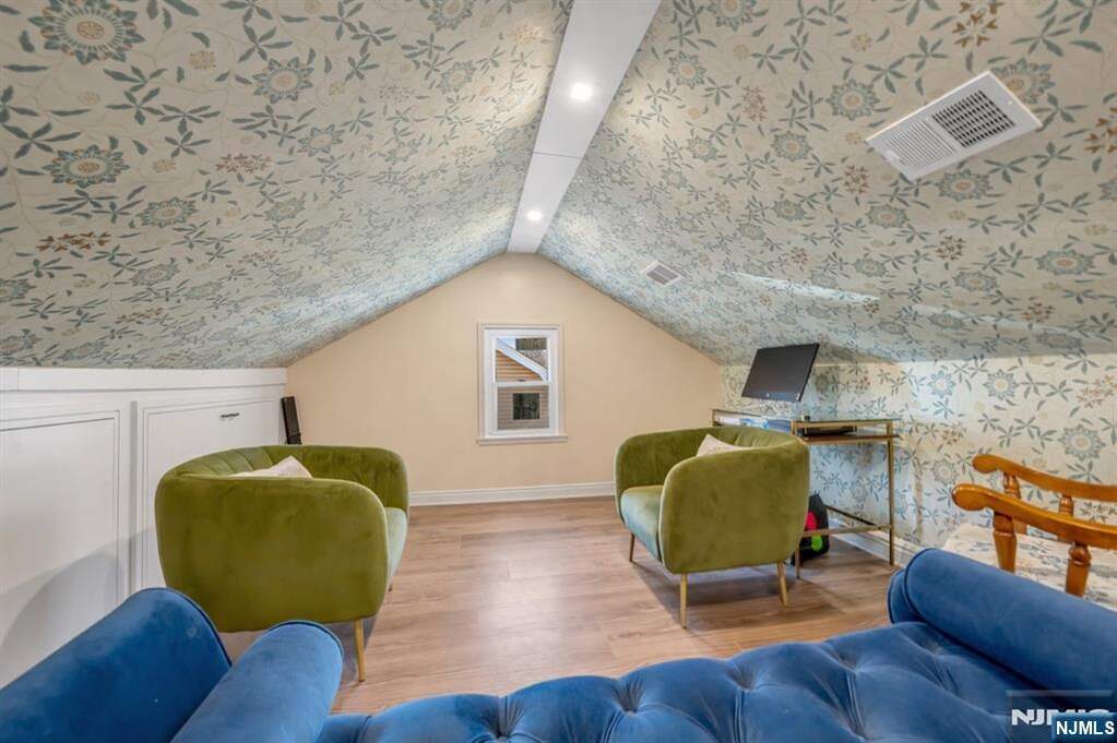 4 Bedroom Single Family Home/House's Image 38