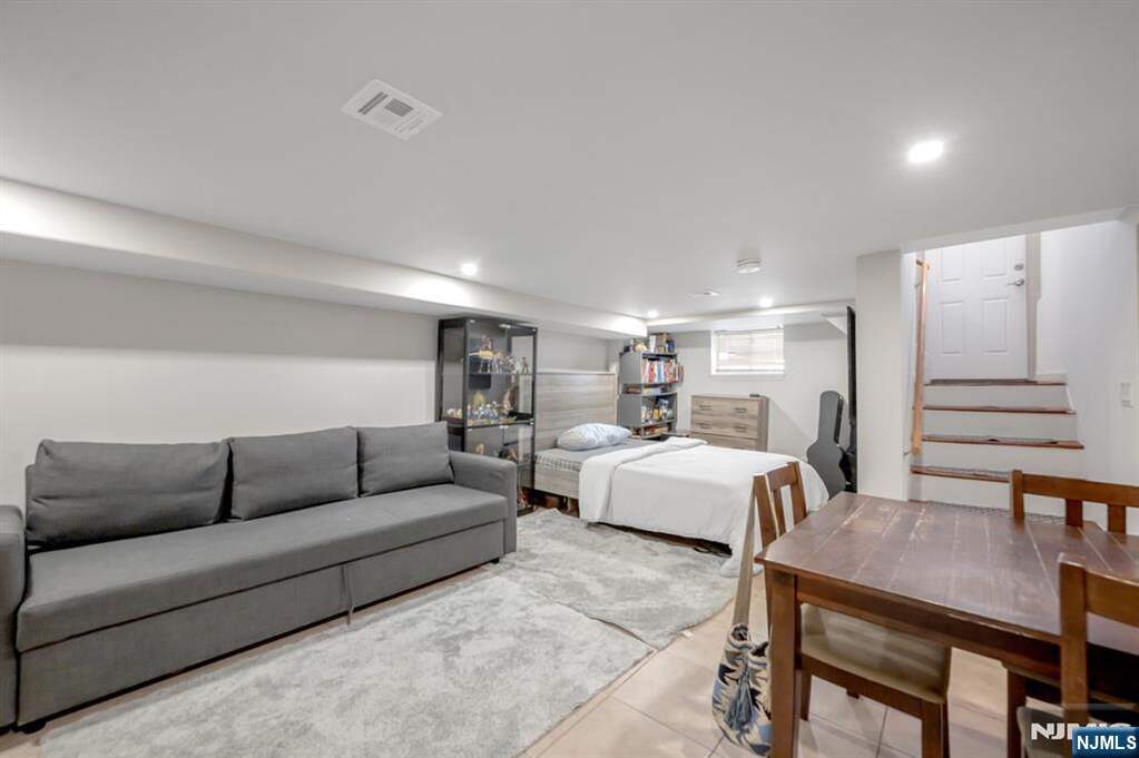 4 Bedroom Single Family Home/House's Image 40