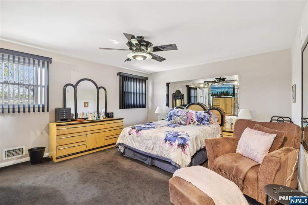 4 Bedroom Single Family Home/House's Image 11