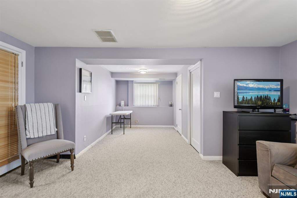 4 Bedroom Single Family Home/House's Image 17