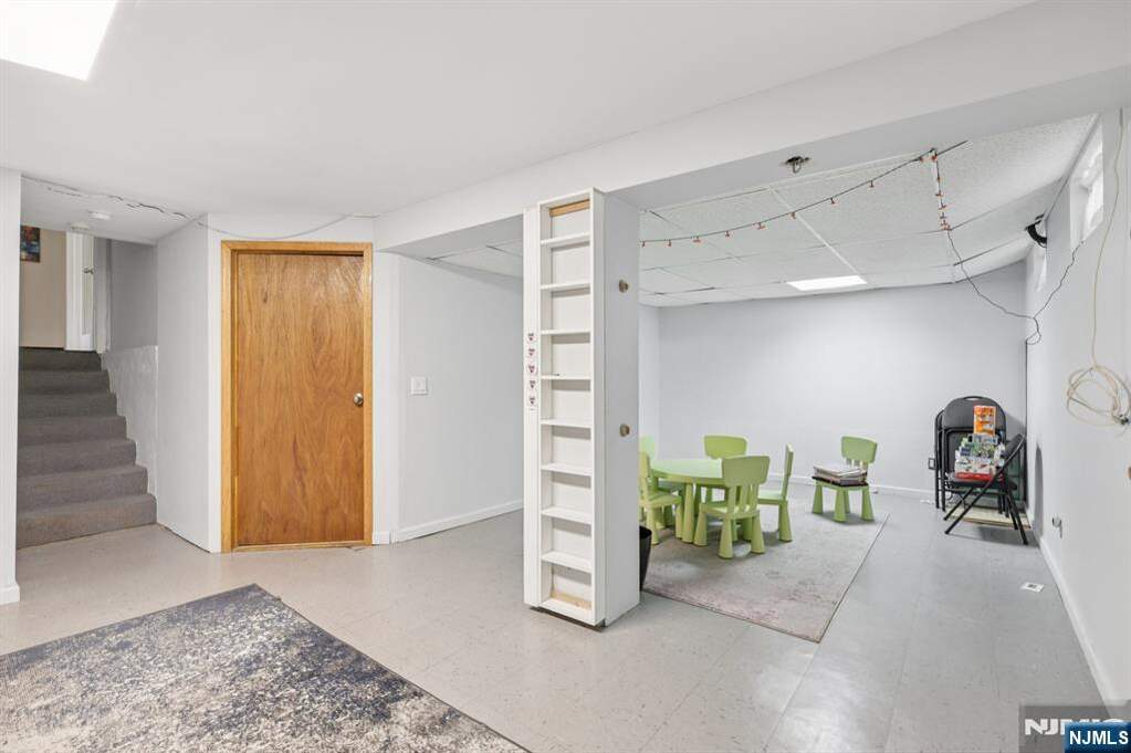 4 Bedroom Single Family Home/House's Image 21