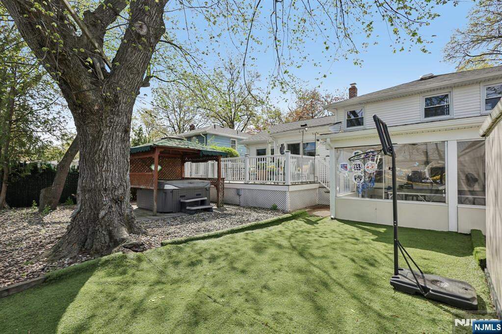 4 Bedroom Single Family Home/House's Image 27