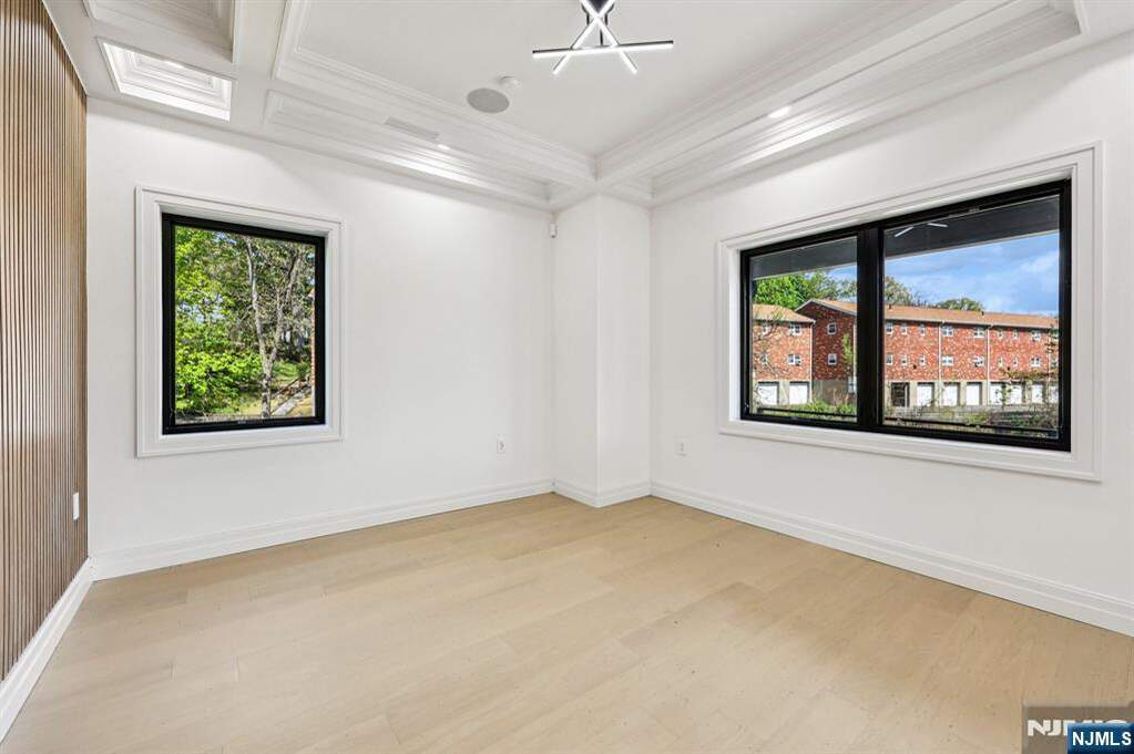 4 Bedroom Single Family Home/House's Image 17