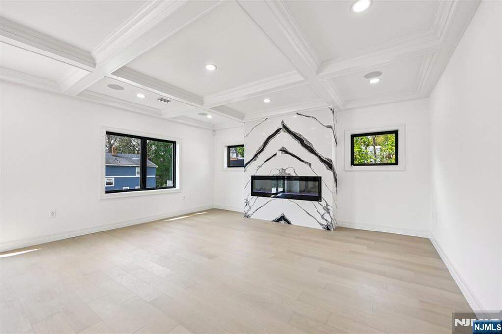 4 Bedroom Single Family Home/House's Image 18