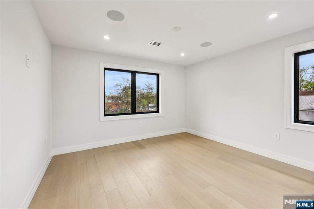 4 Bedroom Single Family Home/House's Image 23