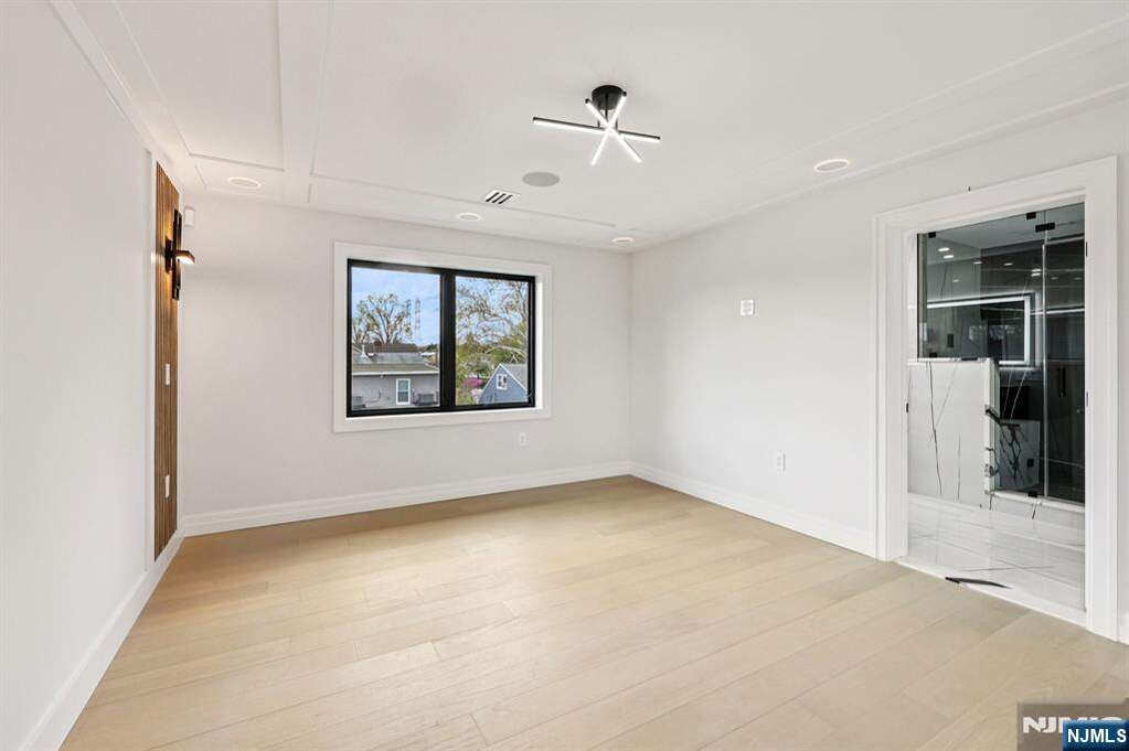 4 Bedroom Single Family Home/House's Image 26