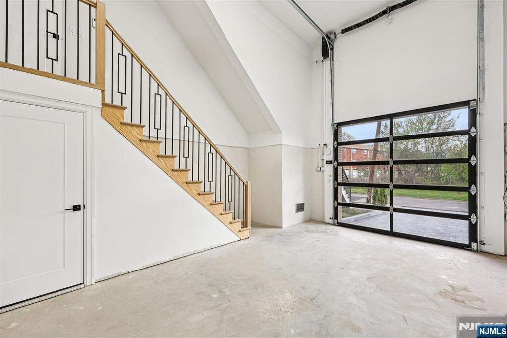4 Bedroom Single Family Home/House's Image 35