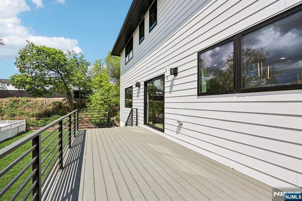 4 Bedroom Single Family Home/House's Image 36