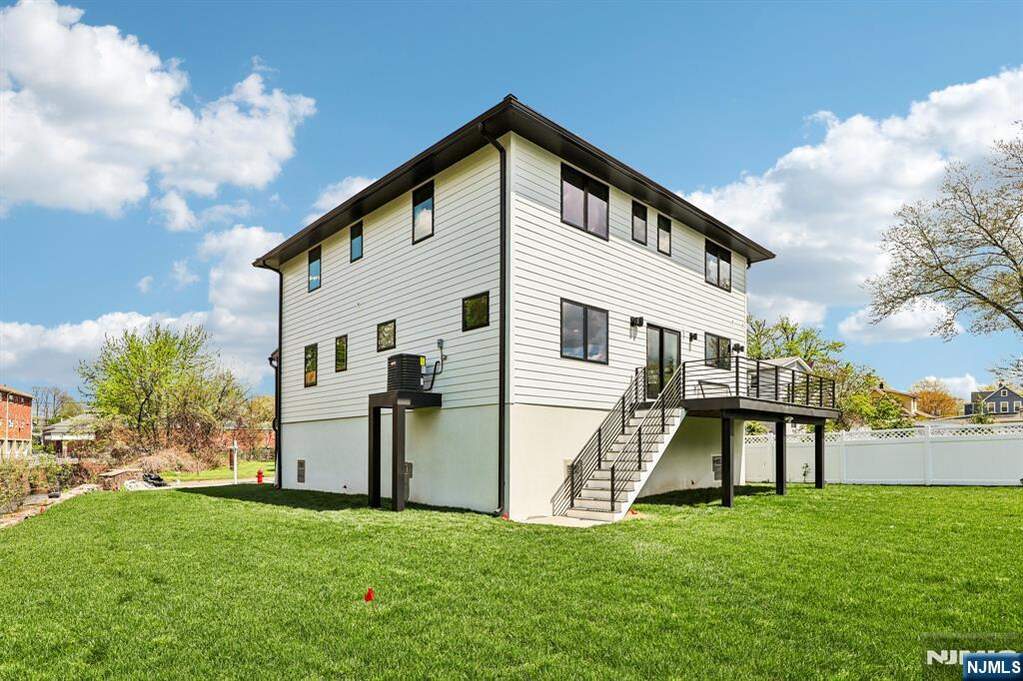 4 Bedroom Single Family Home/House's Image 37