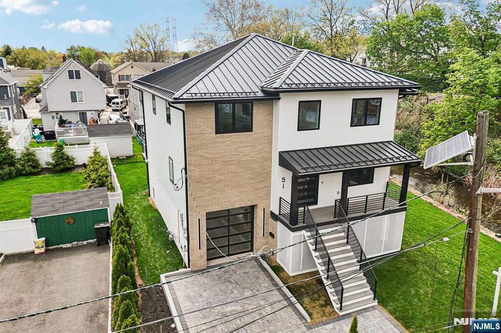 4 Bedroom Single Family Home/House's Image 39