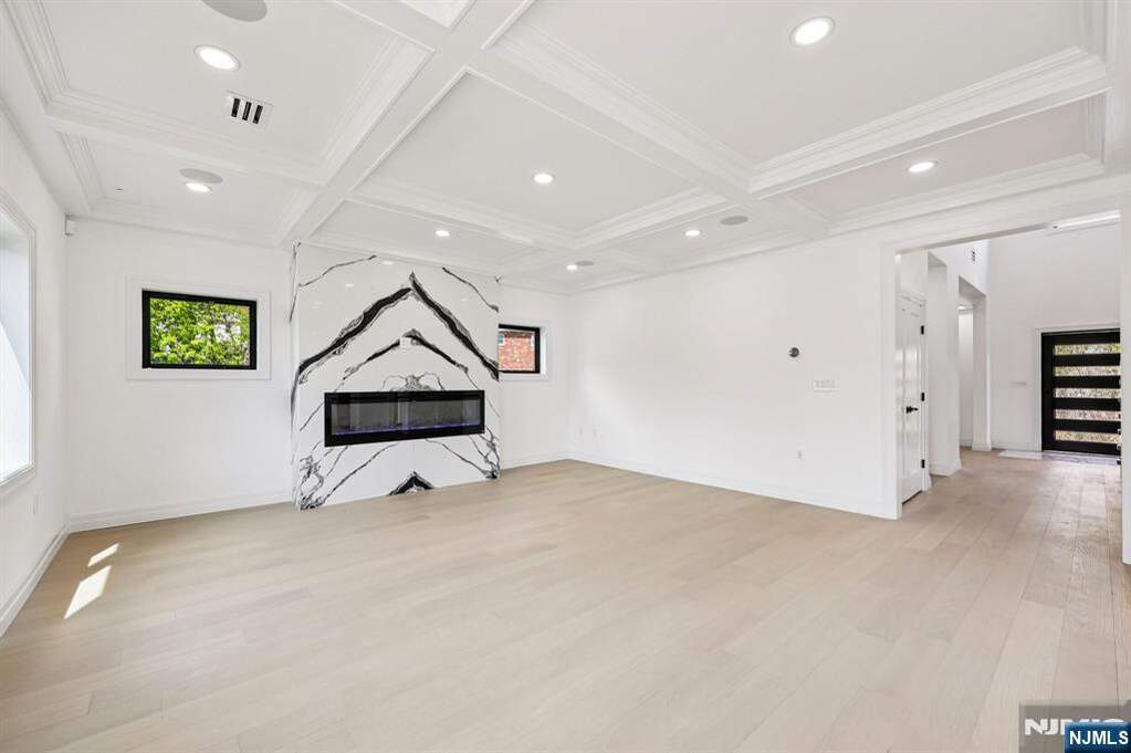 4 Bedroom Single Family Home/House's Image 4