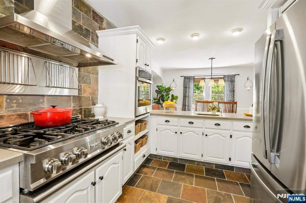 4 Bedroom Single Family Home/House's Image 10