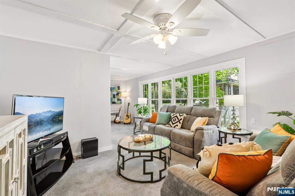 4 Bedroom Single Family Home/House's Image 17