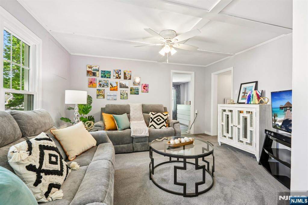 4 Bedroom Single Family Home/House's Image 18