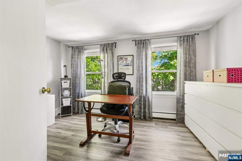 4 Bedroom Single Family Home/House's Image 21