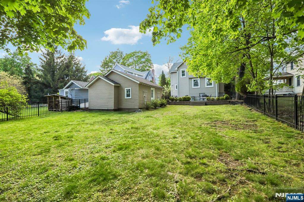 4 Bedroom Single Family Home/House's Image 36