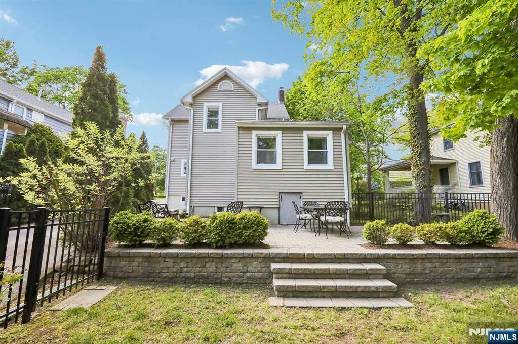 4 Bedroom Single Family Home/House's Image 37