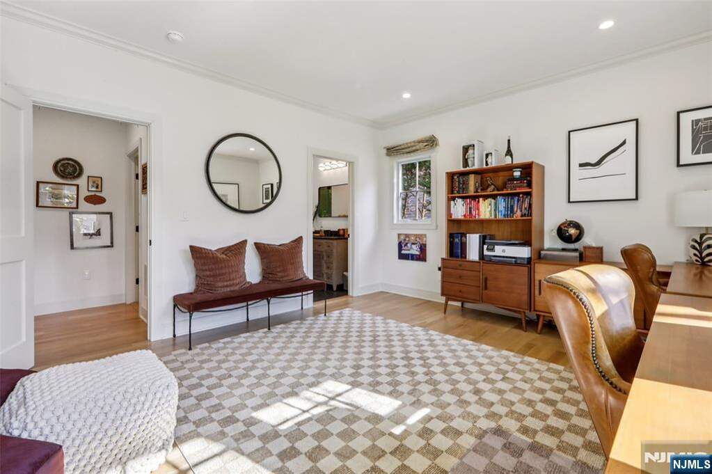 5 Bedroom Single Family Home/House's Image 16