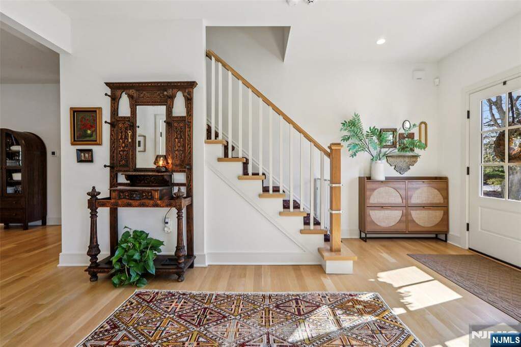 5 Bedroom Single Family Home/House's Image 18