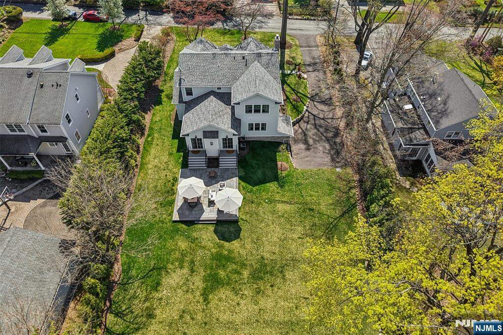 5 Bedroom Single Family Home/House's Image 37