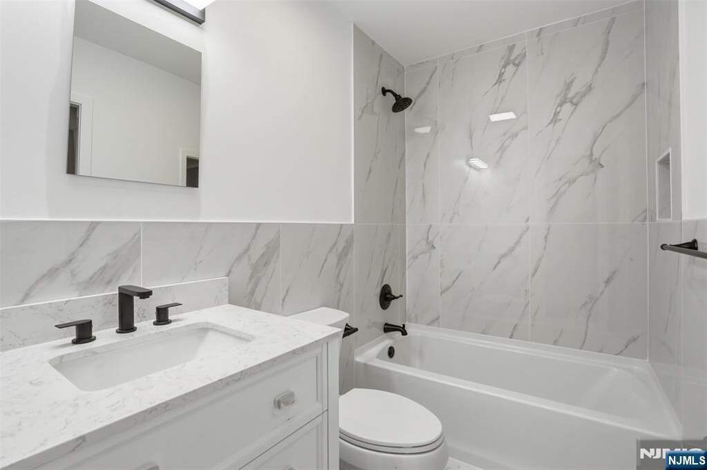 3 Bedroom Villa/Townhouse's Image 11