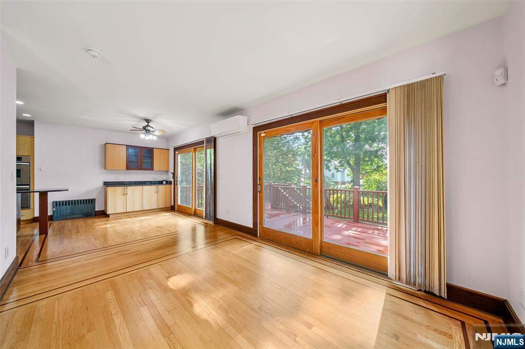 3 Bedroom Single Family Home/House's Image 7