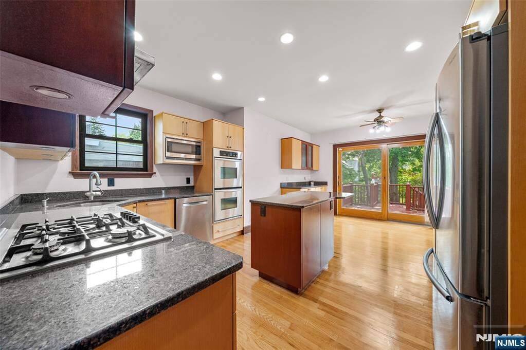 3 Bedroom Single Family Home/House's Image 11