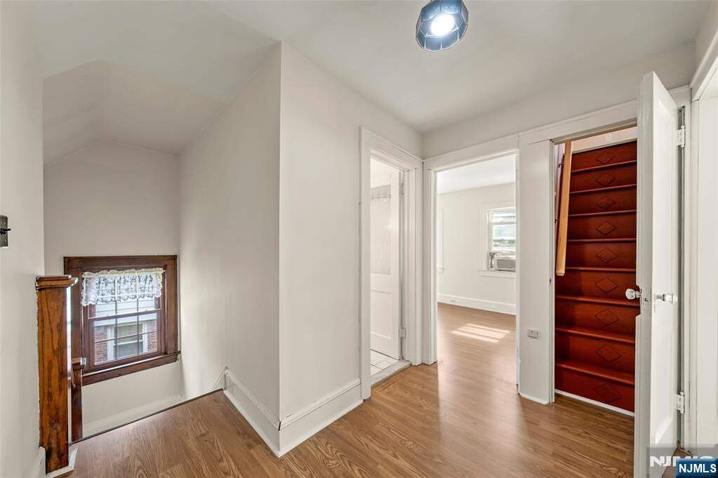 3 Bedroom Single Family Home/House's Image 12
