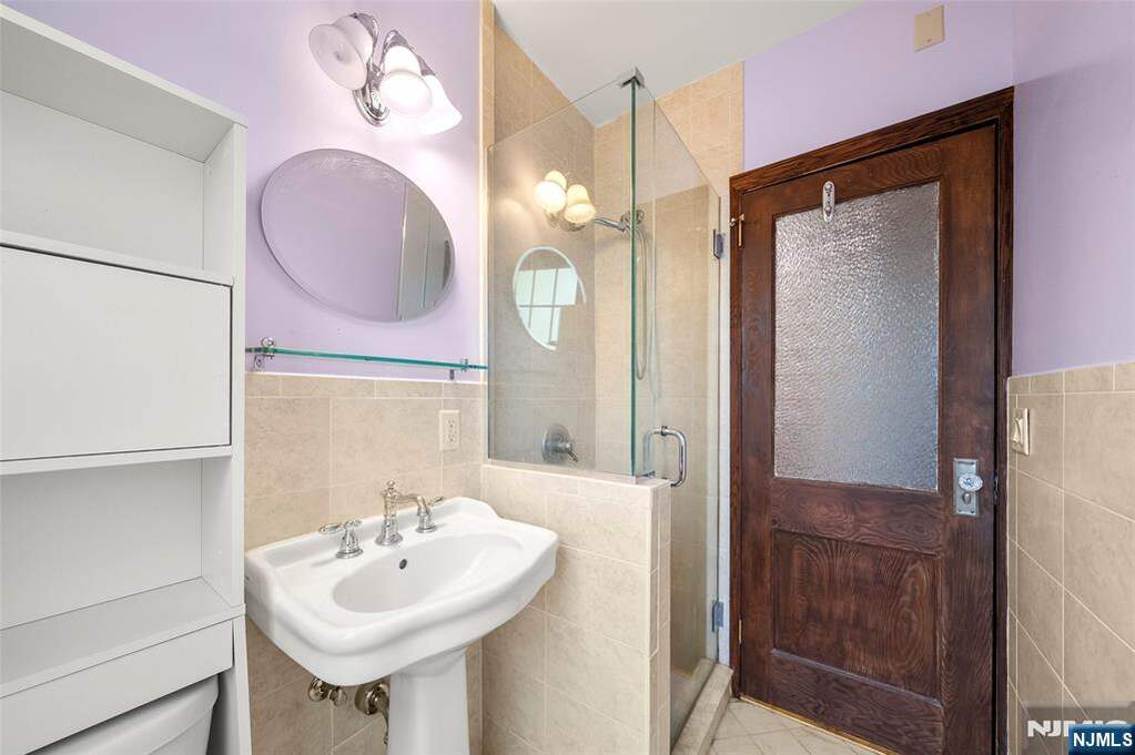 3 Bedroom Single Family Home/House's Image 13