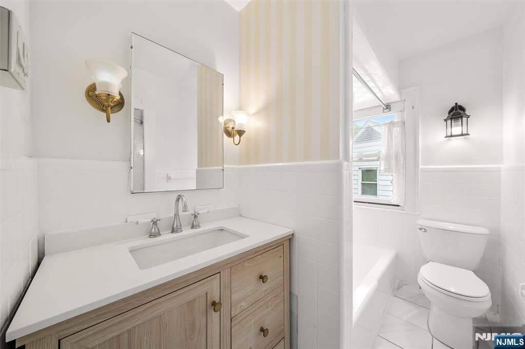 3 Bedroom Single Family Home/House's Image 16