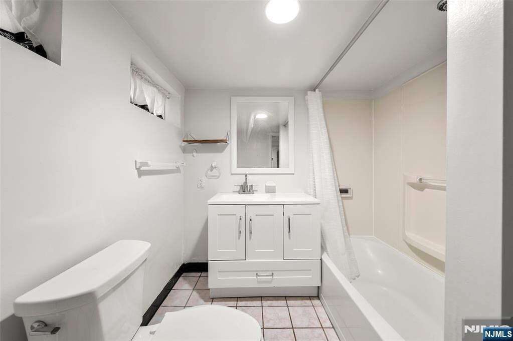3 Bedroom Single Family Home/House's Image 23