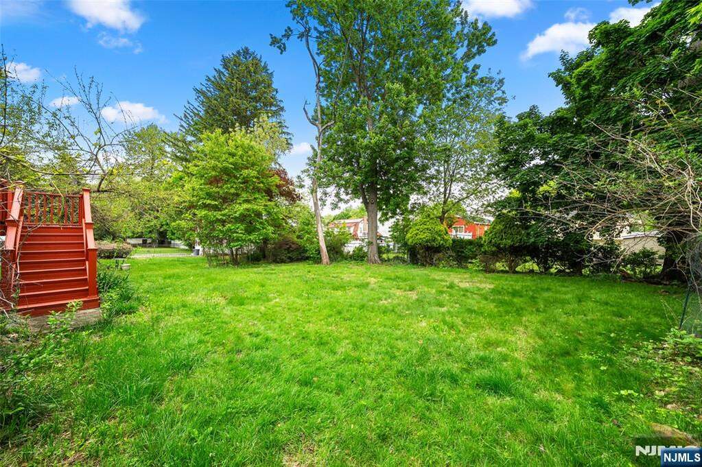 3 Bedroom Single Family Home/House's Image 27