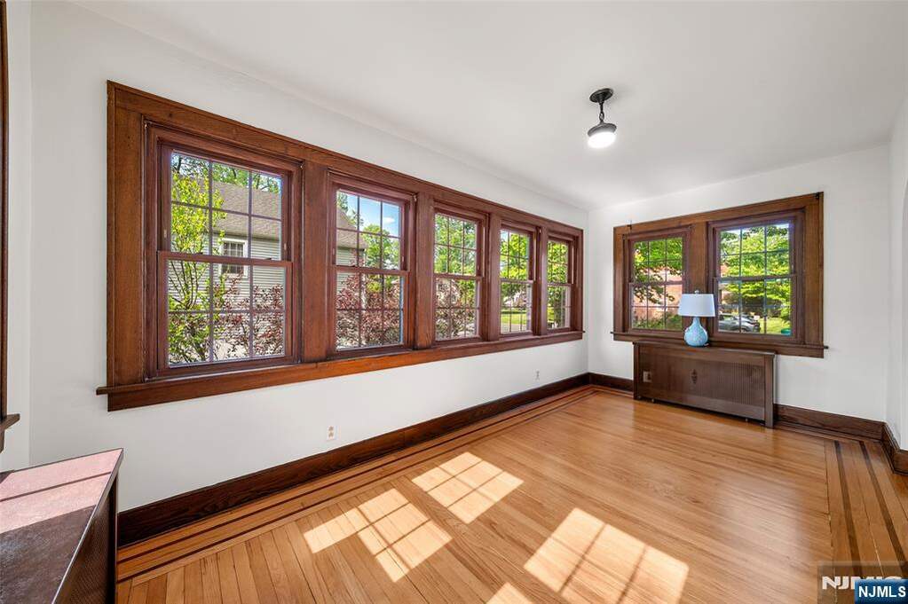 3 Bedroom Single Family Home/House's Image 4