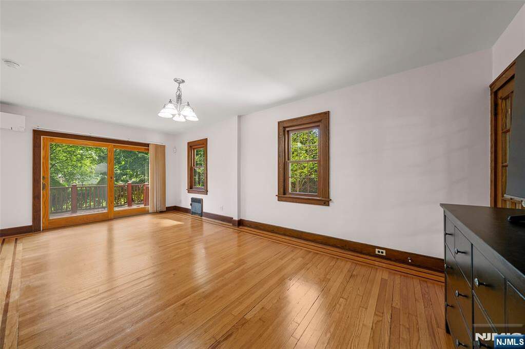 3 Bedroom Single Family Home/House's Image 5