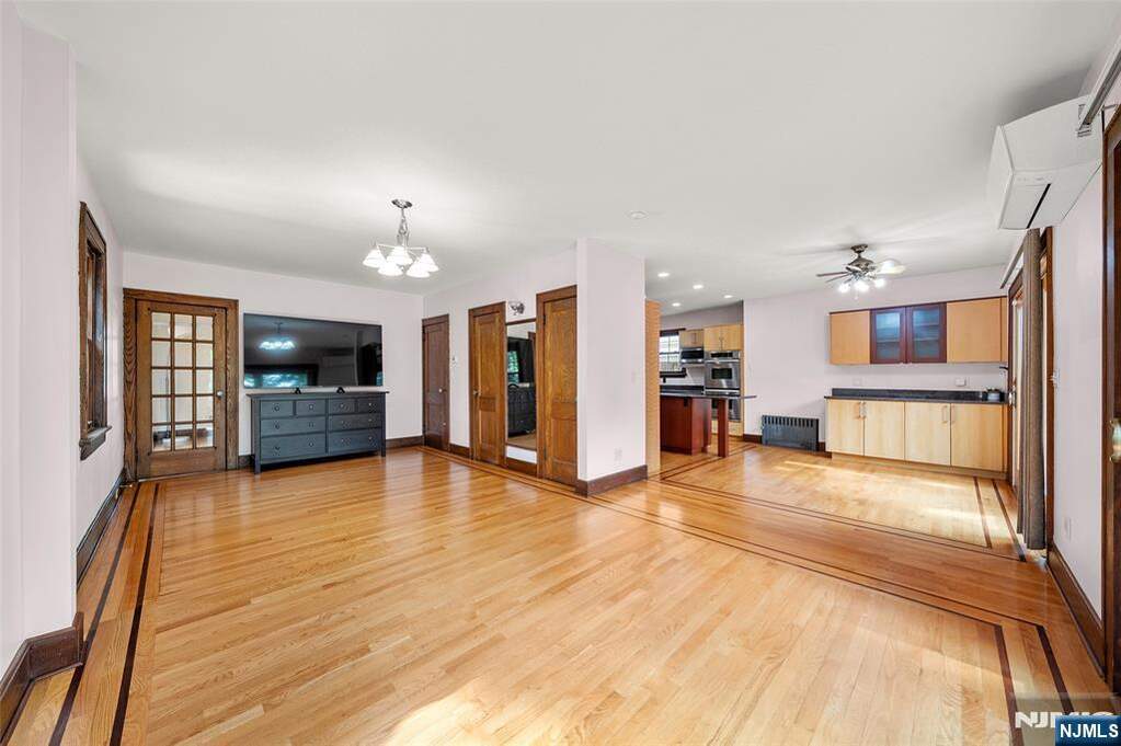3 Bedroom Single Family Home/House's Image 6