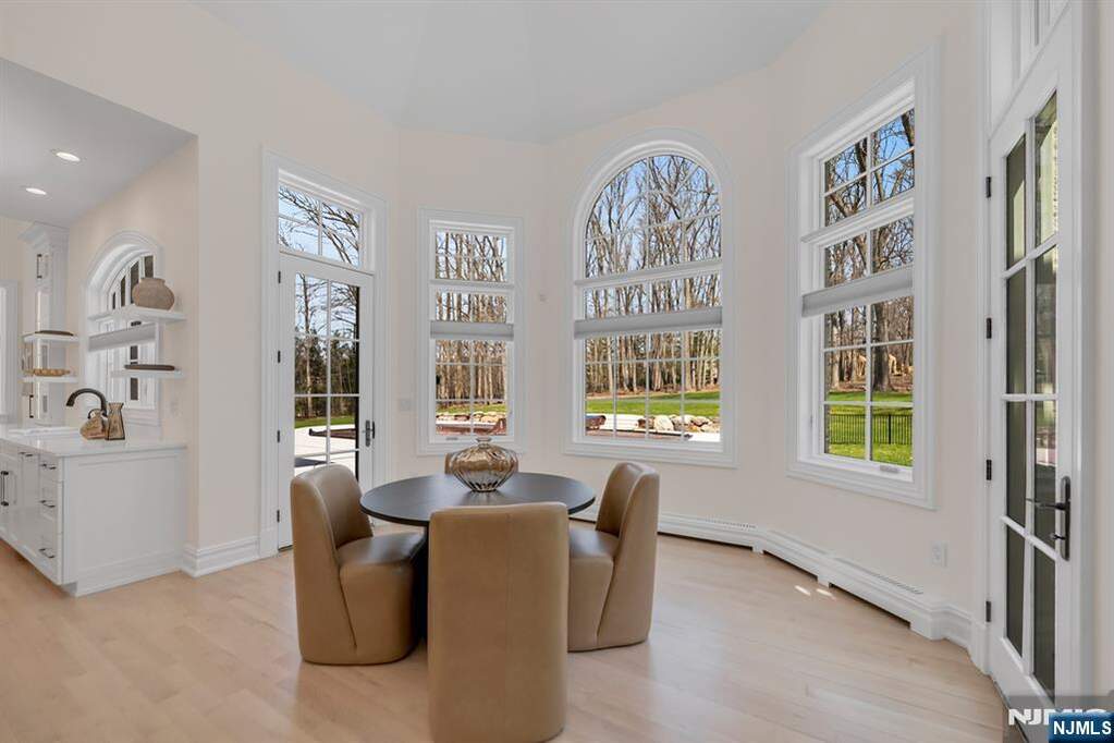 5 Bedroom Single Family Home/House's Image 16
