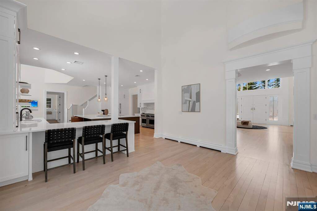 5 Bedroom Single Family Home/House's Image 17