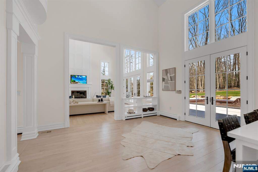 5 Bedroom Single Family Home/House's Image 18
