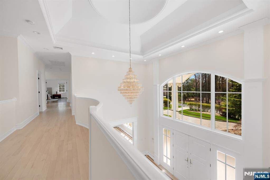5 Bedroom Single Family Home/House's Image 22