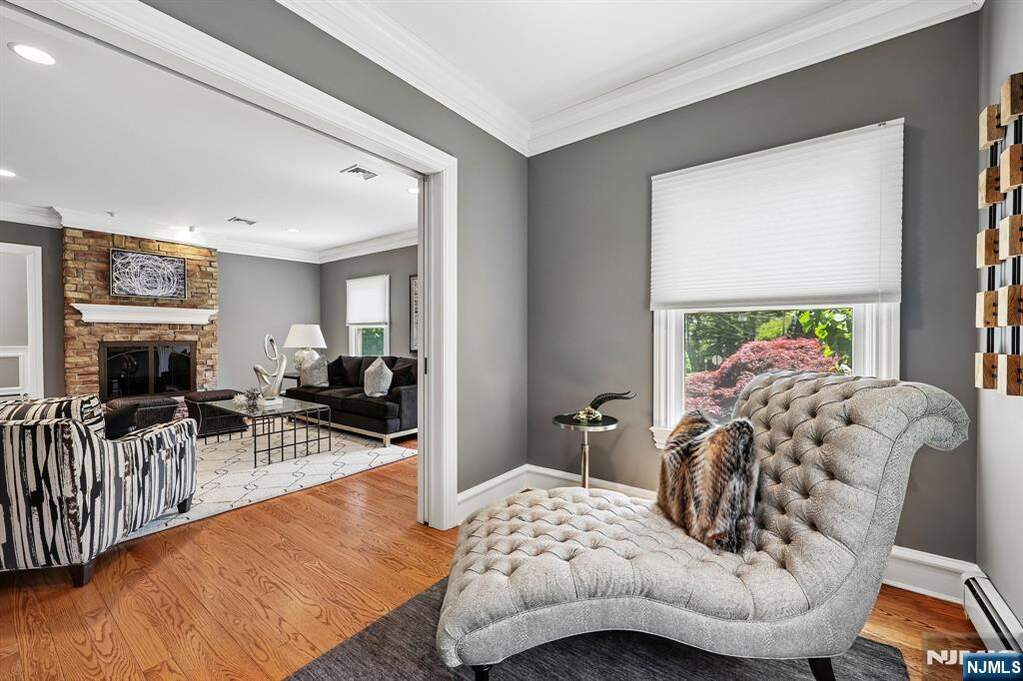 5 Bedroom Single Family Home/House's Image 7