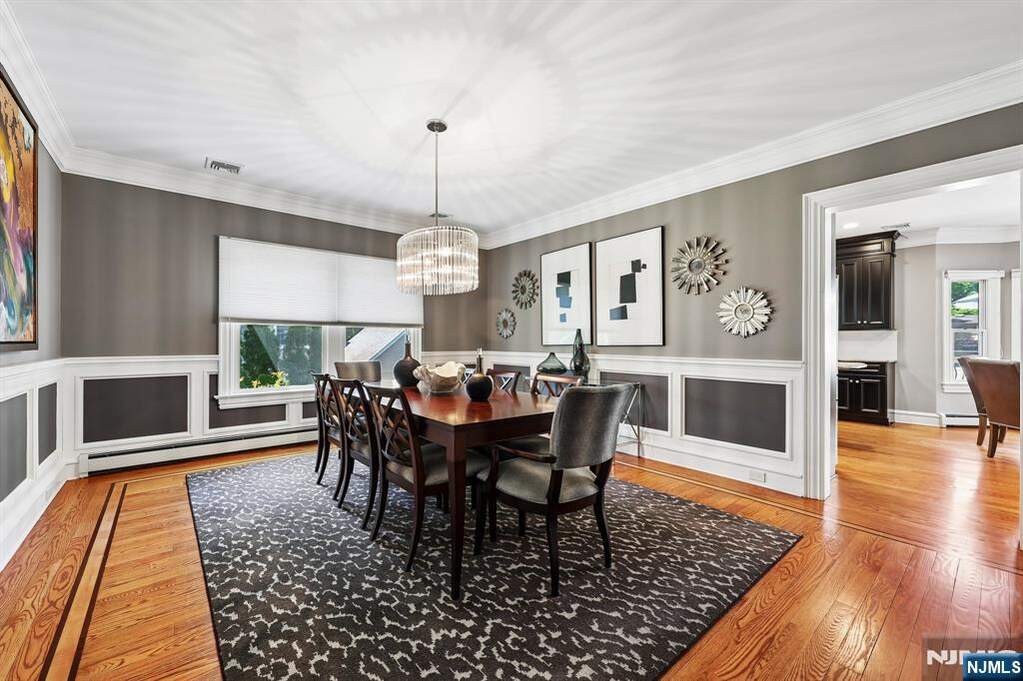 5 Bedroom Single Family Home/House's Image 8