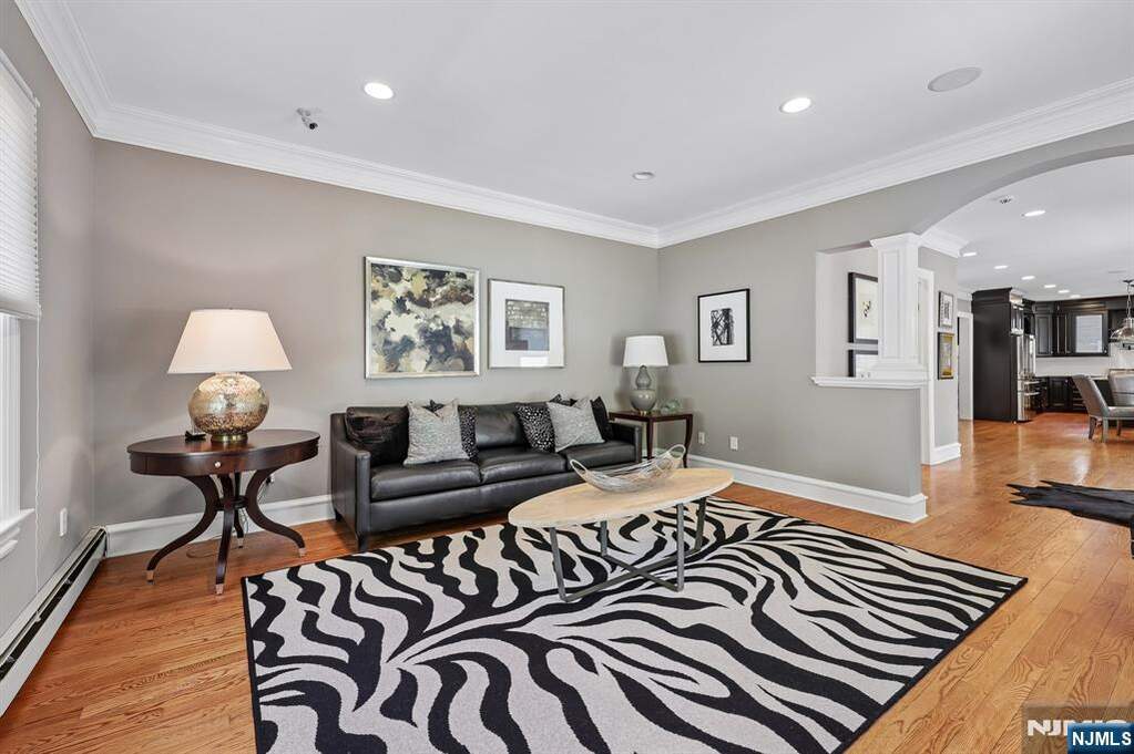 5 Bedroom Single Family Home/House's Image 20
