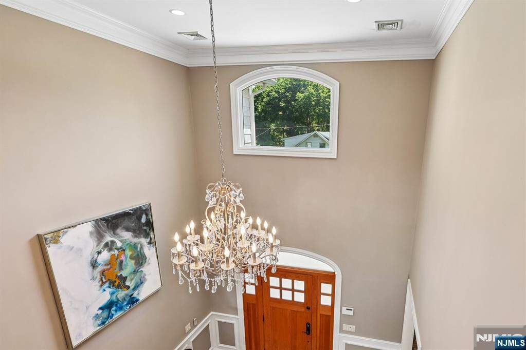 5 Bedroom Single Family Home/House's Image 22