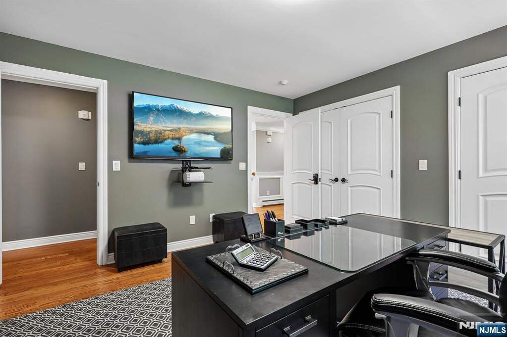 5 Bedroom Single Family Home/House's Image 24