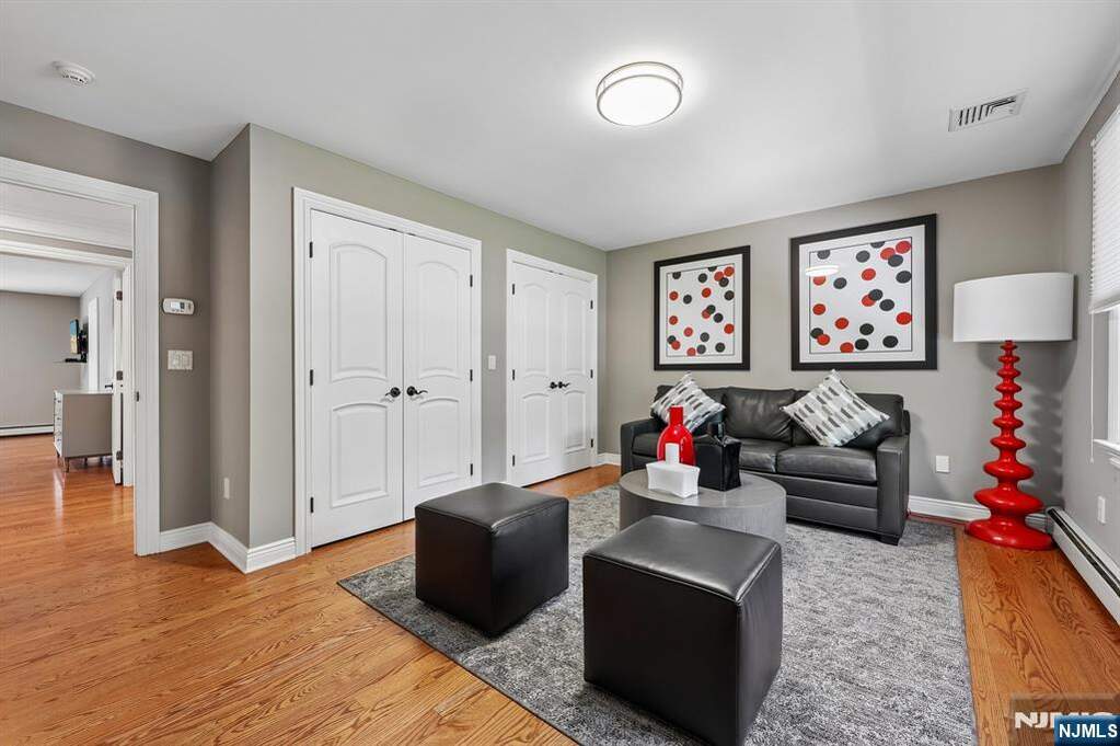 5 Bedroom Single Family Home/House's Image 27