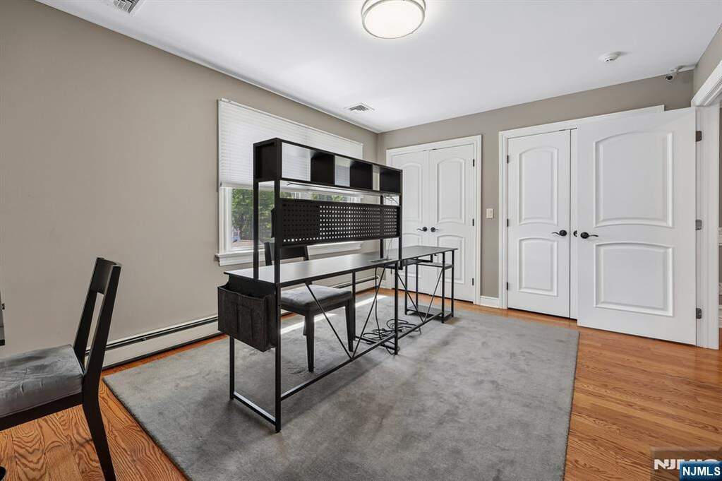 5 Bedroom Single Family Home/House's Image 30