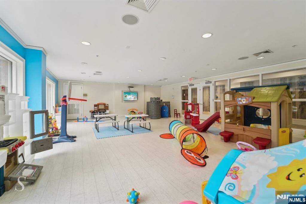 2 Bedroom Apartment/Flat's Image 13