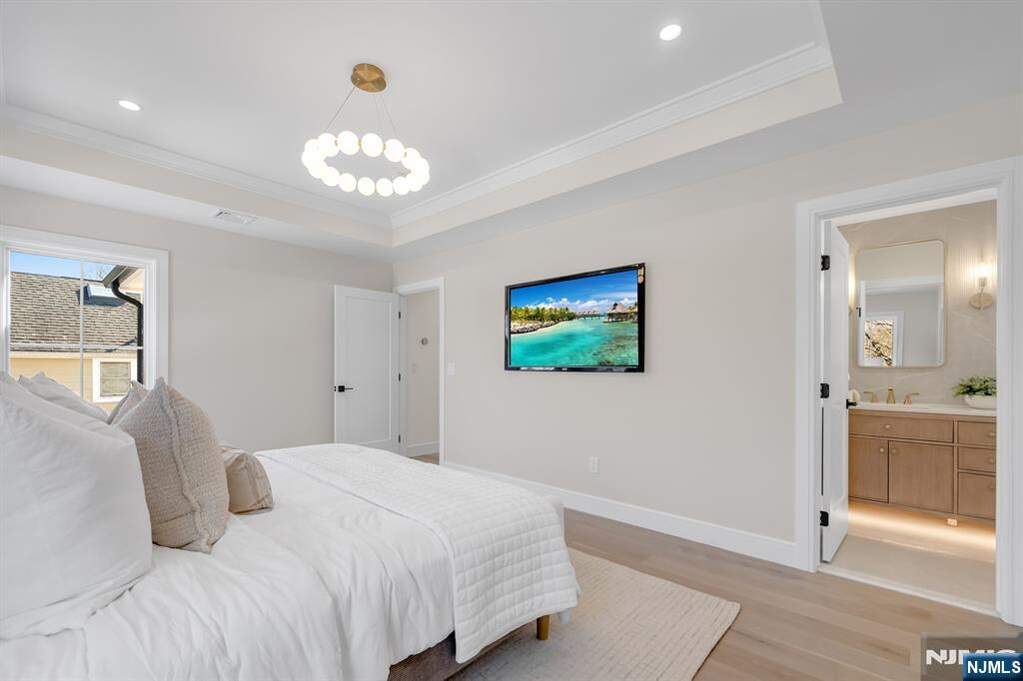 4 Bedroom Single Family Home/House's Image 13
