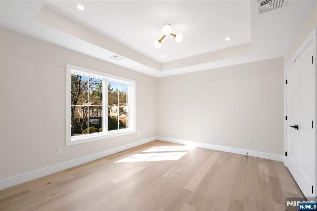 4 Bedroom Single Family Home/House's Image 25